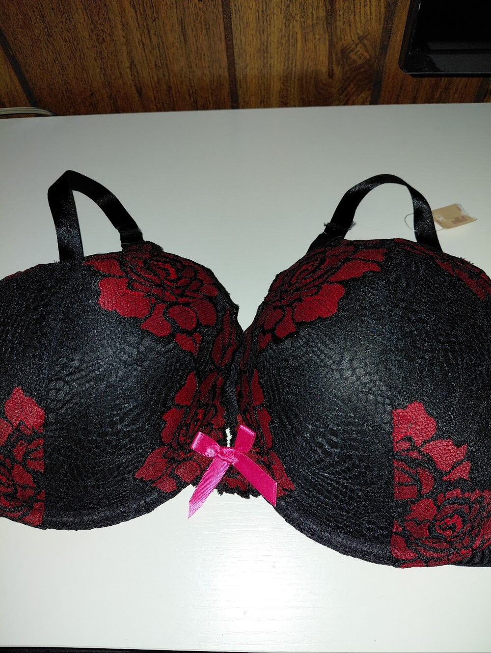 Women’s Black & Red Lace Push-Up Bra - Brand